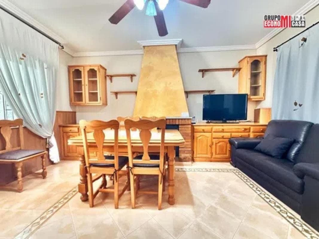 Venta de chalet adosado en Centro , San Vicente del Raspeig photo 2