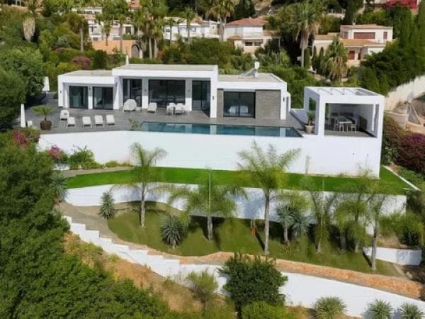 Chalet independiente en venta en Pinar de Advocat-Cometa, Moraira
thumbnail 1
