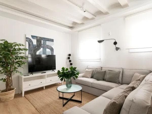 Sale of flat in Calle del Pi, 14, Barcelona
thumbnail 1