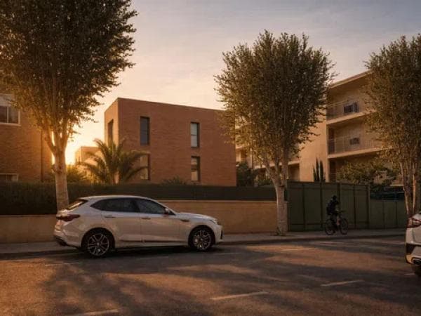 Chalet adosado en calle Avenida, 307 thumbnail 2