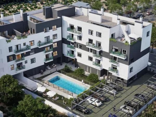 Venta de piso en Barrio El Cañaveral, Madrid
thumbnail 1