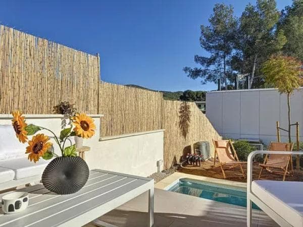 Chalet pareado en calle del Segre, 1 thumbnail 1
