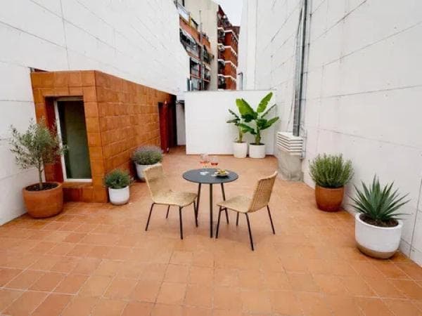 Duplex for sale on Calle de Violant d'Hongria Reina d'Aragó, 69, Barcelona thumbnail 1
