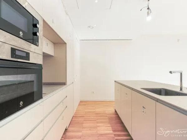 Duplex for sale on Calle de Violant d'Hongria Reina d'Aragó, 69, Barcelona thumbnail 2