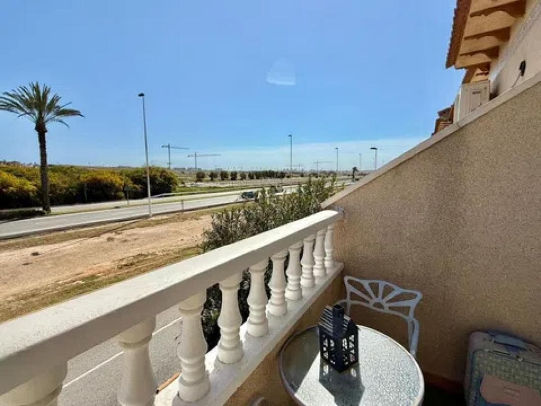 Venta de chalet independiente en Barrio La Siesta - El Salado - Torreta, Torrevieja
photo 3