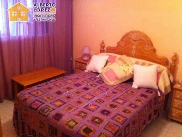Venta de piso en Barrio El Palmeral-Urbanova-Tabarca, Alicante / Alacant
thumbnail 1