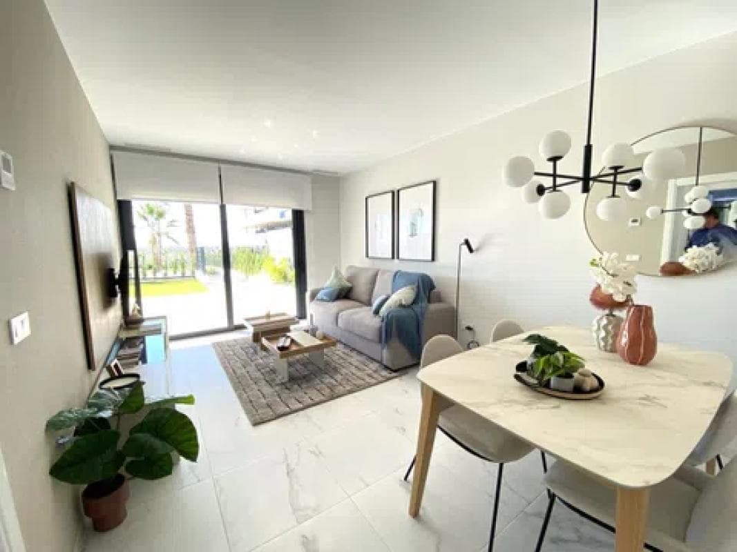 Sale of apartment in Barrio La Siesta - El Salado - Torreta, Torrevieja
photo 2