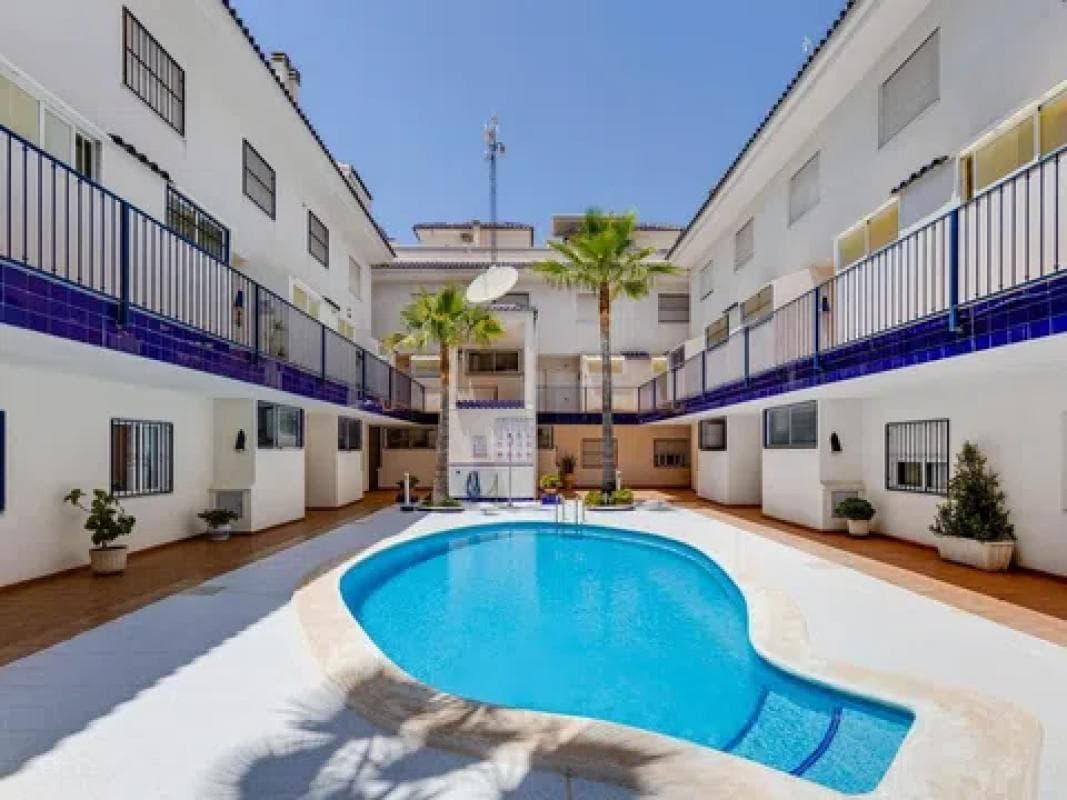 Venta de piso en Calle Mar Rojo, 11, Torrevieja
photo 4