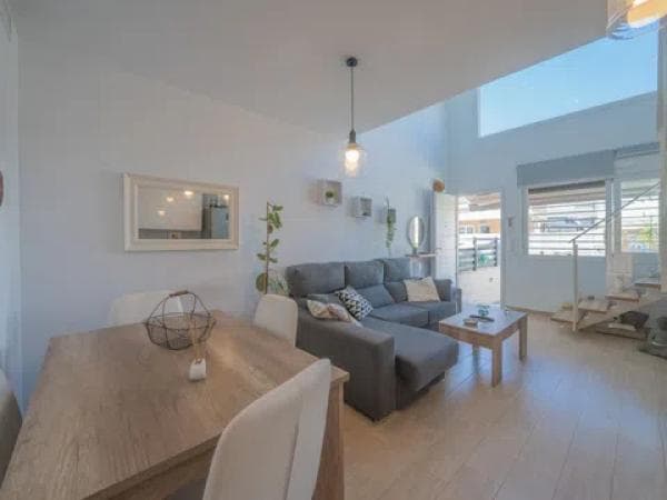 Chalet pareado en calle de Creta photo 1