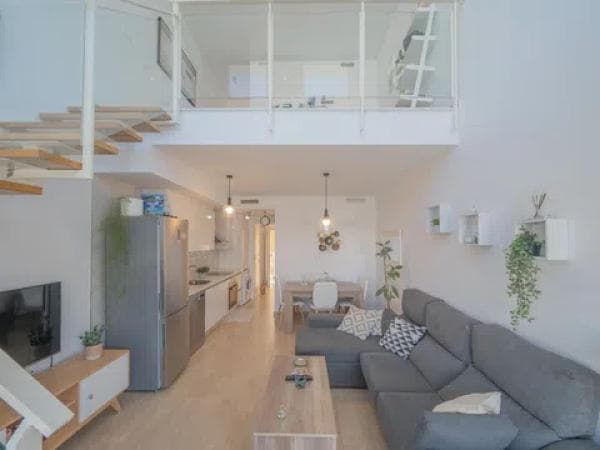 Chalet pareado en calle de Creta thumbnail 2