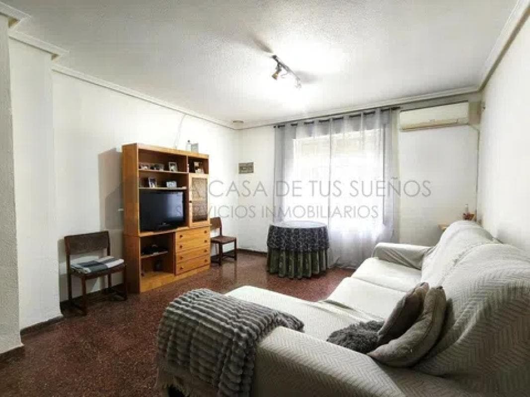 Propiedades en venta y alquiler en España photo 2