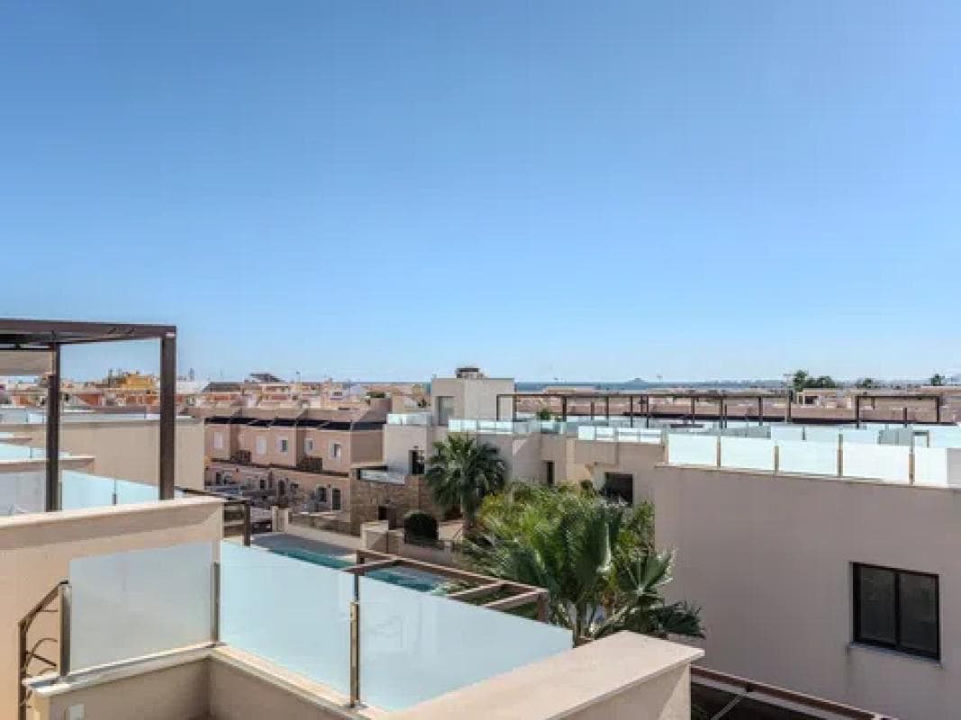 Venta de chalet adosado en Avenida de Colón, 56 , Pilar de la Horadada photo 4