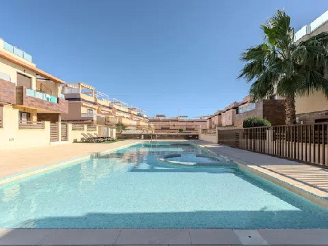 Venta de chalet adosado en Avenida de Colón, 56 , Pilar de la Horadada photo 5