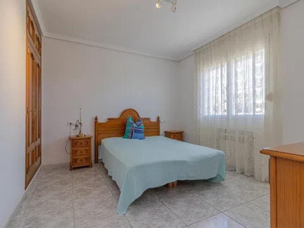 Sale of independent chalet in Urbanización Gran Sol, Calpe
photo 2