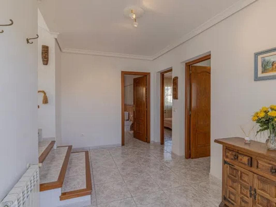 Sale of independent chalet in Urbanización Gran Sol, Calpe
photo 5