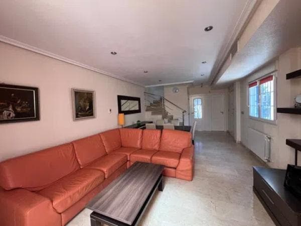 Chalet independiente en venta en Urbanizaciones, Guardamar del Segura
thumbnail 1