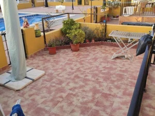 Chalet adosado en calle Pedro María Unanue thumbnail 2