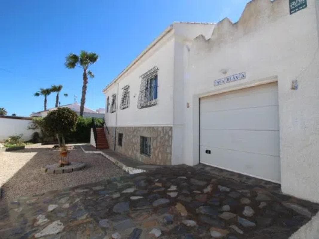 Venta de chalet independiente en Barrio La Siesta - El Salado - Torreta, Torrevieja
photo 4
