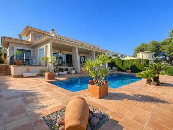 Chalet independiente en venta en Pinar de Advocat-Cometa, Moraira
photo 1