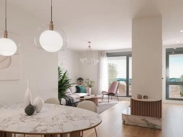 Venta de piso en Avenida Manuel Clavero Arévalo s/n, Dos Hermanas
photo 1
