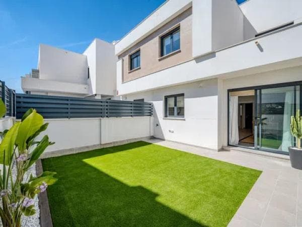 Chalet adosado en calle Jose Mejias Salguero s/n thumbnail 1