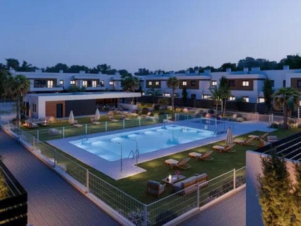 Chalet adosado en calle Jose Mejias Salguero s/n thumbnail 1