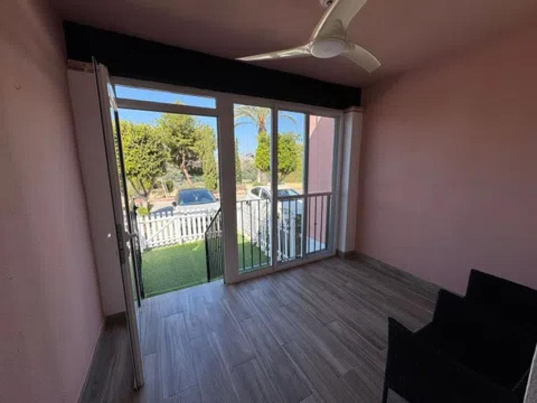 Venta de chalet adosado en Calle del Ressol, 5 , Mutxamel photo 3