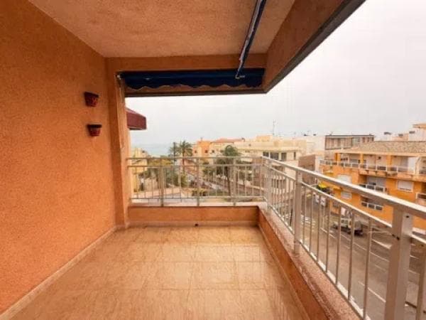 Sale of flat in Calle Pío XII, Pilar de la Horadada
photo 1