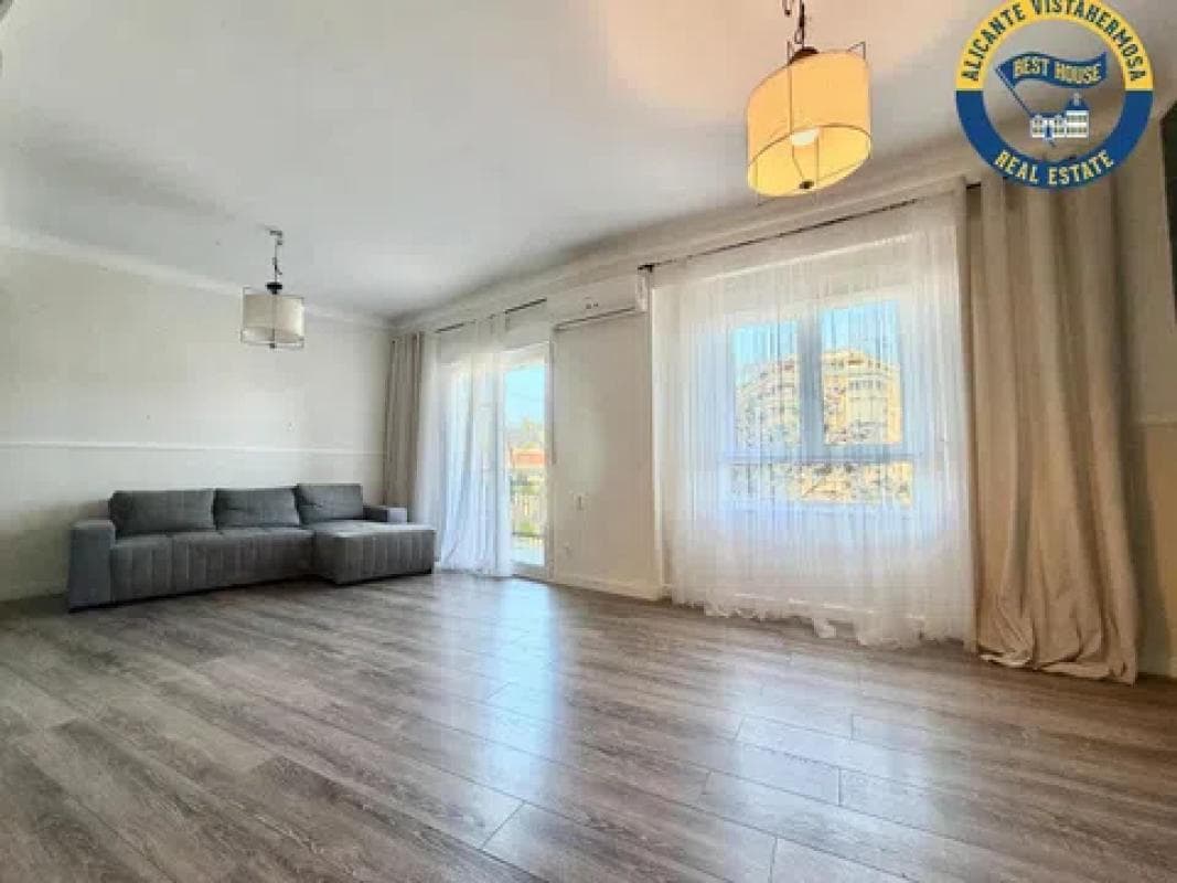 Venta de piso en Plaza Manila, Alicante / Alacant
photo 2