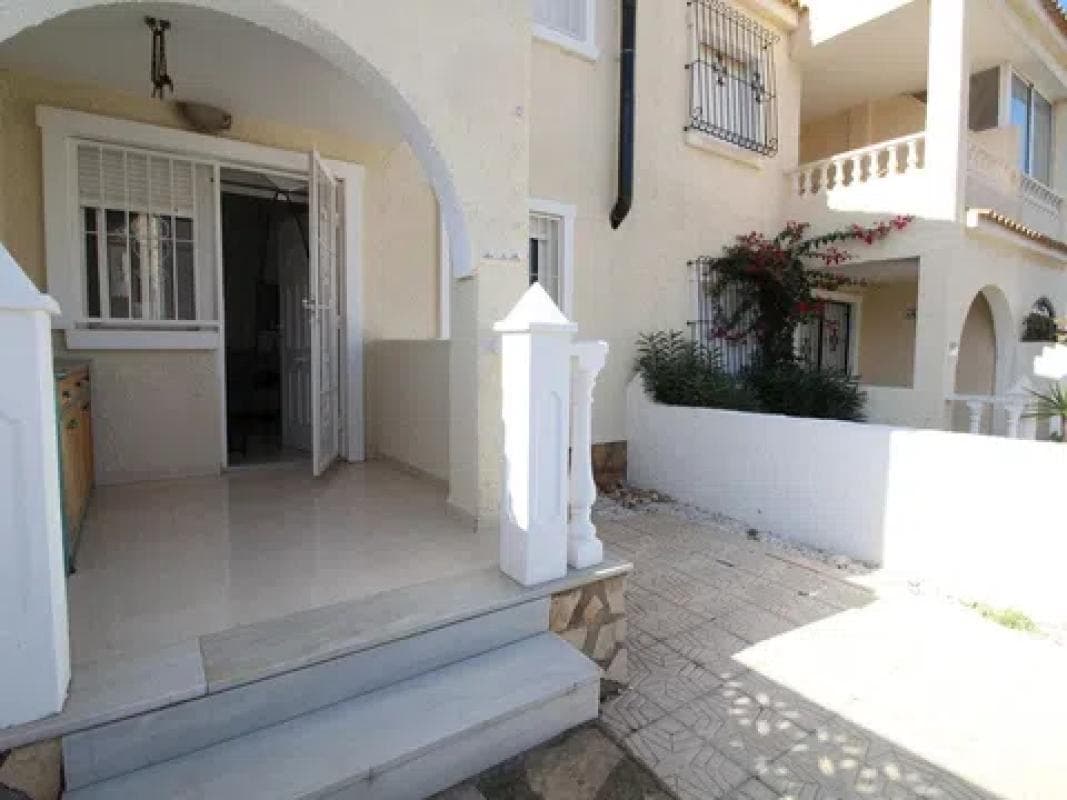 Venta de chalet adosado en CL CANARIAS , Gran Alacant photo 2