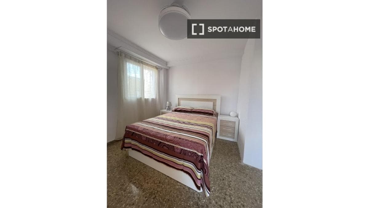 Propiedades en venta y alquiler en España photo 2
