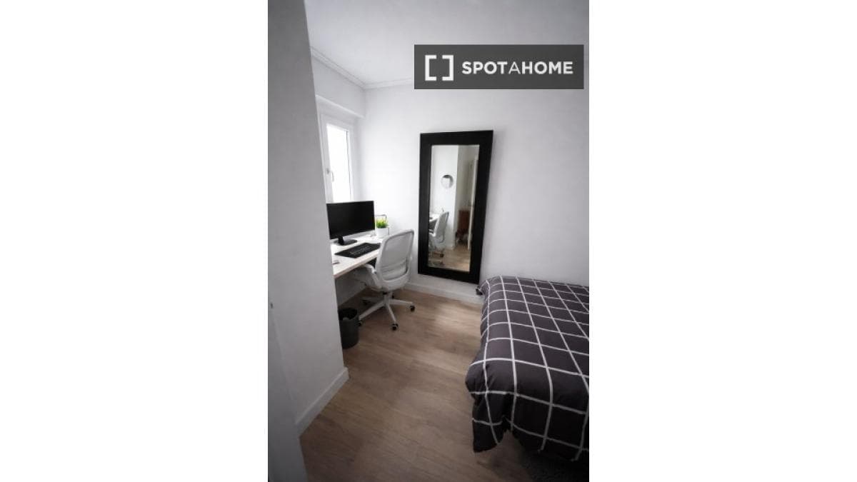 Properties for sale and rent in Spain photo 2