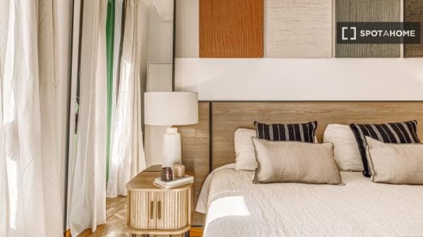 Apartment for rent in Calle del Barquillo , Madrid thumbnail 2