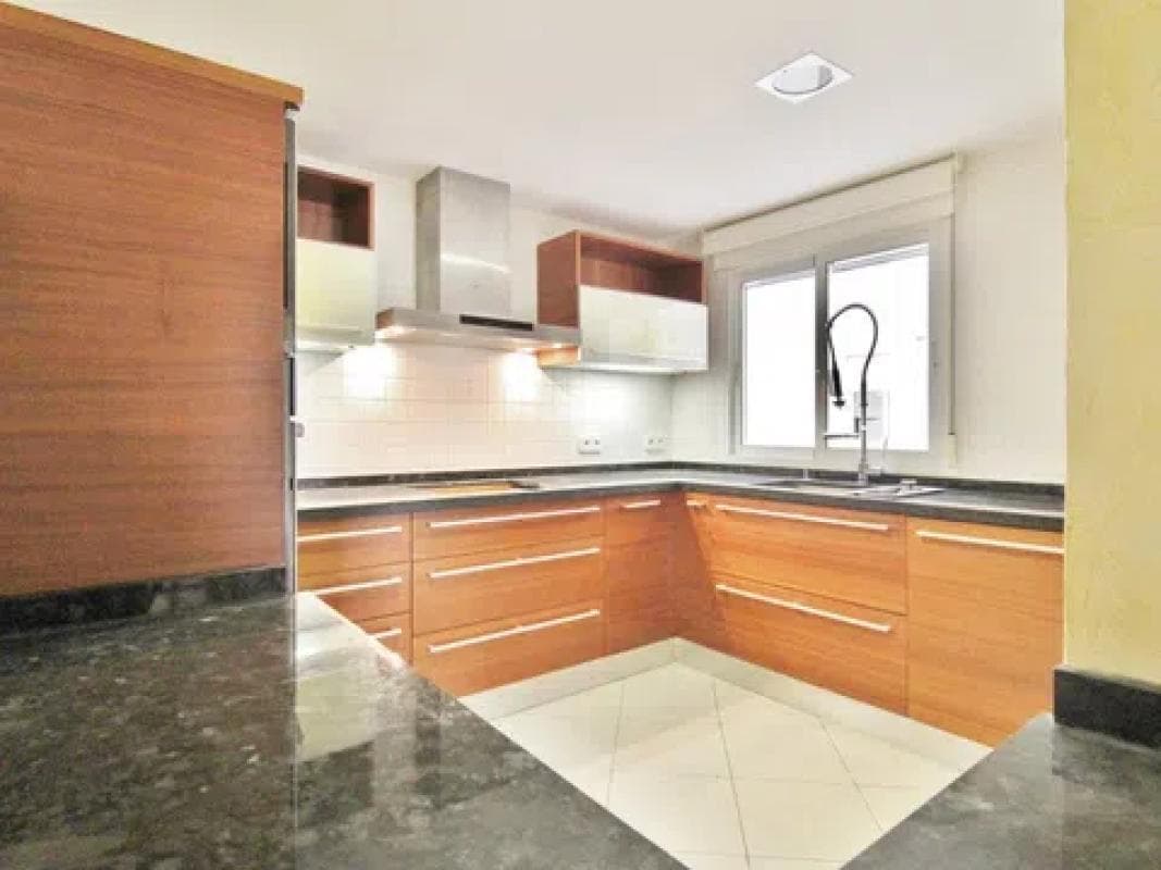 Venta de piso en Barrio Ensanche-Diputación, Alicante / Alacant
photo 3