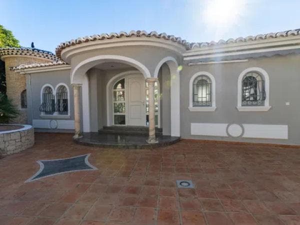 Chalet independiente en venta en Benissa pueblo, Benissa
thumbnail 1