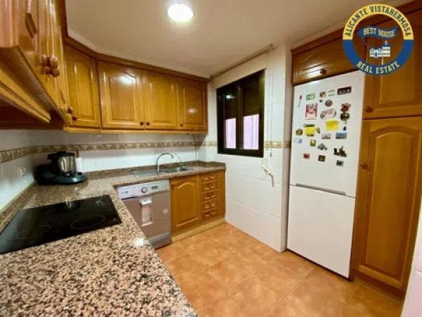 Venta de piso en Barrio Campoamor, Alicante / Alacant
thumbnail 1