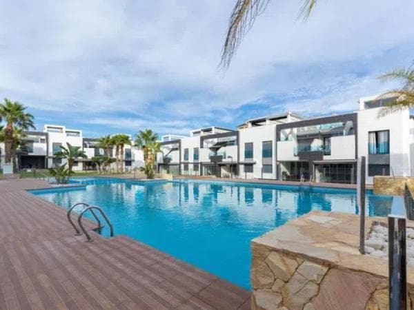 Venta de piso en Barrio Los Balcones - Los Altos del Edén, Torrevieja
thumbnail 1