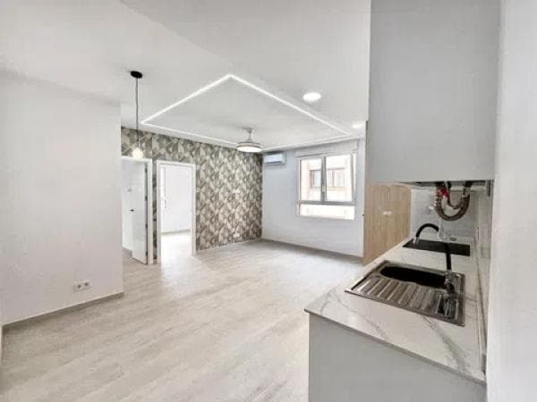 Venta de piso en Calle Girona, Alicante / Alacant
photo 1