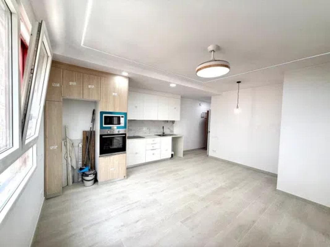 Venta de piso en Calle Girona, Alicante / Alacant
photo 2