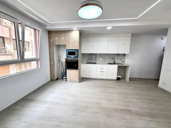 Venta de piso en Calle Girona, Alicante / Alacant
thumbnail 2