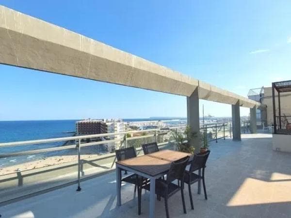 Venta de piso en Barrio Casco Histórico-Santa Cruz, Alicante / Alacant
photo 1