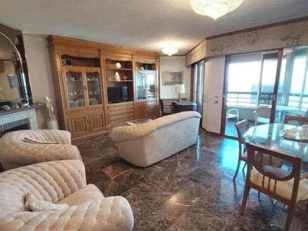 Venta de piso en Barrio Casco Histórico-Santa Cruz, Alicante / Alacant
thumbnail 1