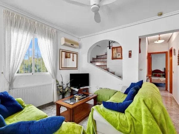 Casa independiente en calle Esparto thumbnail 1