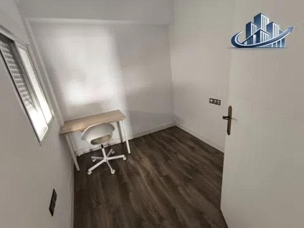 Venta de piso en POETA VILA Y BLANCO, 11, Alicante / Alacant
photo 1