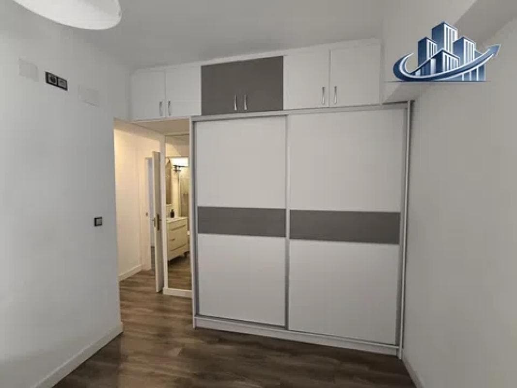 Venta de piso en POETA VILA Y BLANCO, 11, Alicante / Alacant
photo 3