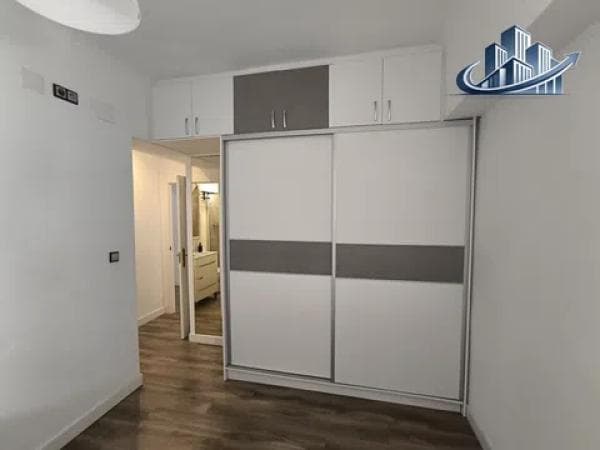Venta de piso en POETA VILA Y BLANCO, 11, Alicante / Alacant
thumbnail 2