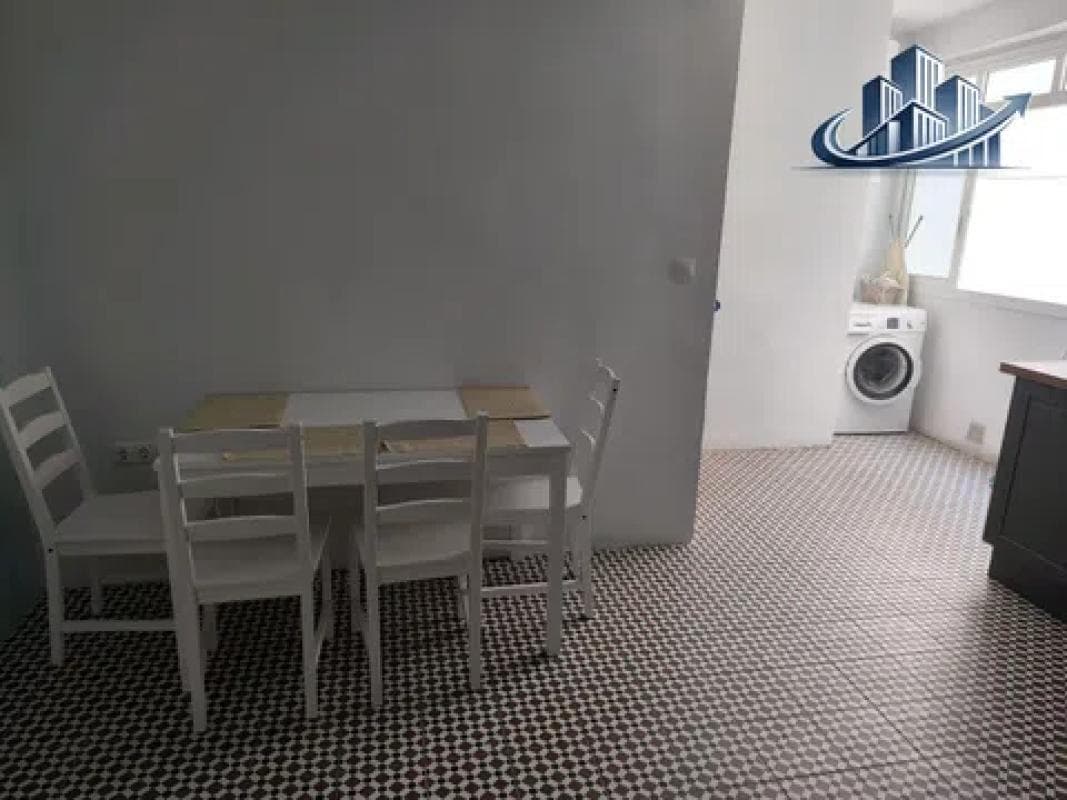 Venta de piso en POETA VILA Y BLANCO, 11, Alicante / Alacant
photo 4