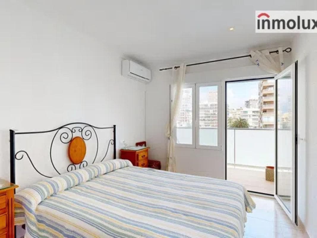 Sale of apartment in Avenida de Niza, Alicante
photo 4