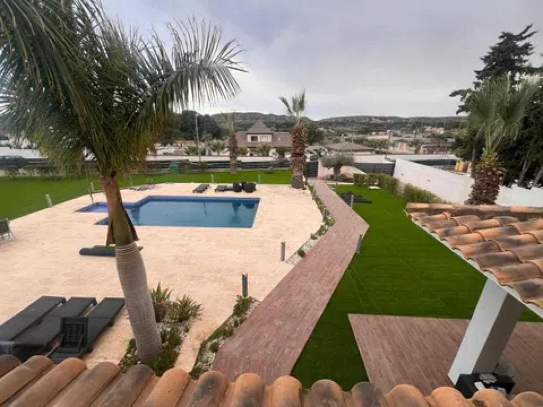 Propiedades en venta y alquiler en España photo 2