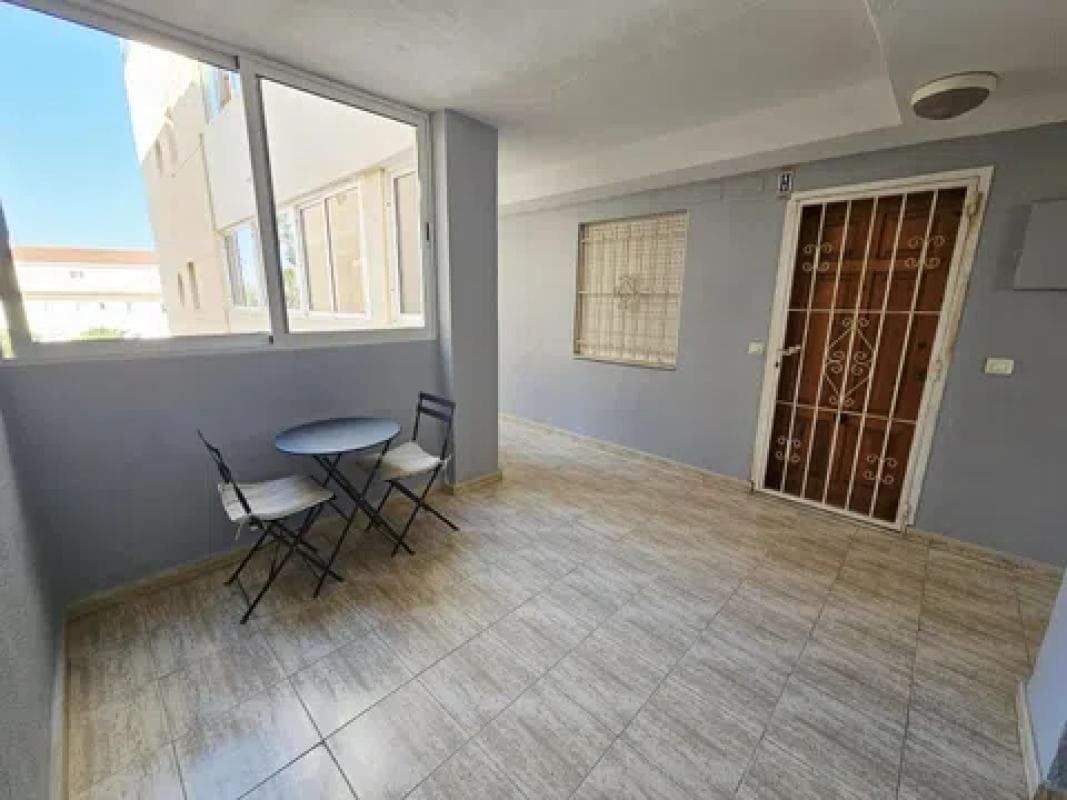 Venta de piso en Barrio La Siesta - El Salado - Torreta, Torrevieja
photo 3